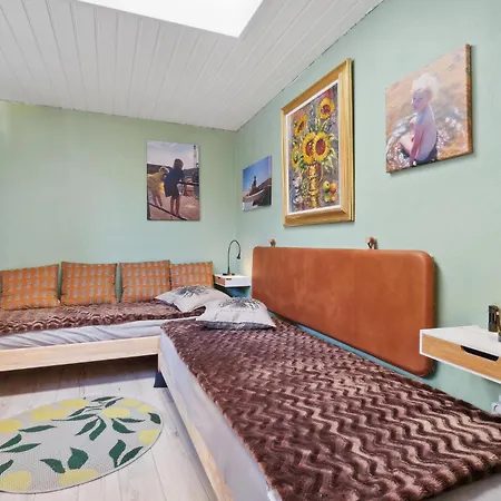 2 Bedroom Amazing In Lägenhet