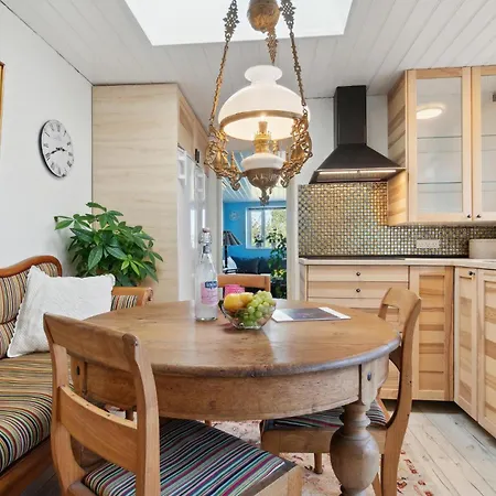 2 Bedroom Amazing In Lägenhet