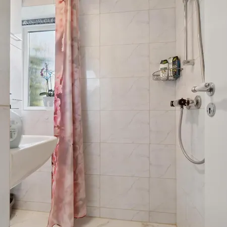 2 Bedroom Amazing In *