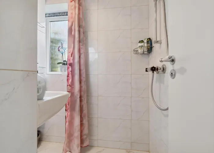 2 Bedroom Amazing In *